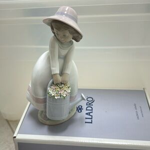 Lladró springtime fun